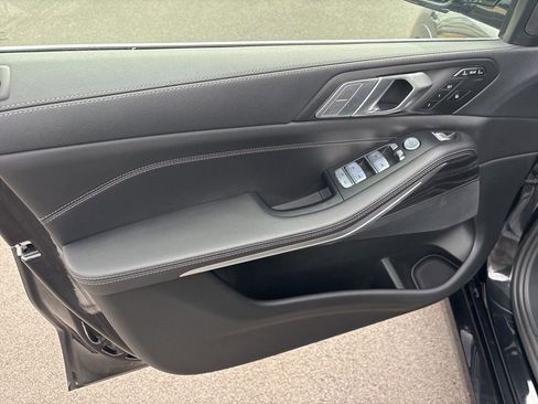 Used 2022 BMW X7 xDrive40i w/ Premium Package image 12