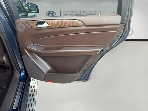 Used 2017 Mercedes-Benz GLS 450 4MATIC image 28