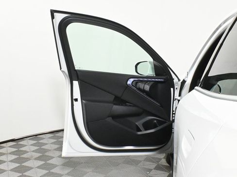 Used 2025 BMW X3 xDrive30i w/ Premium Package image 29