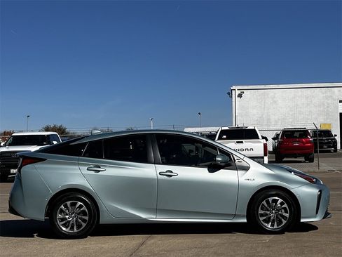 Used 2021 Toyota Prius XLE w/ Advanced Technology Package image 3