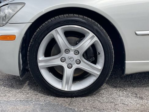 Used 2004 Lexus IS 300 image 33