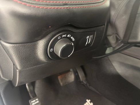 Used 2024 Dodge Durango GT RWD image 8