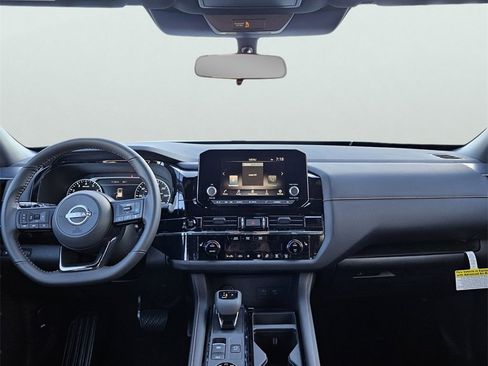 New 2025 Nissan Pathfinder Rock Creek image 11