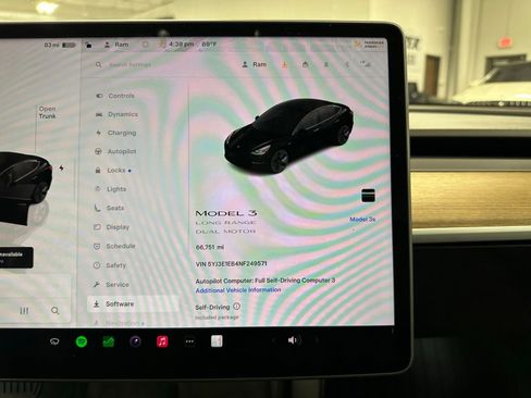 Used 2022 Tesla Model 3 Long Range AWD/4WD image 16