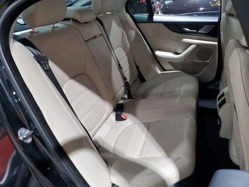 Used 2020 Jaguar XE S RWD image 21