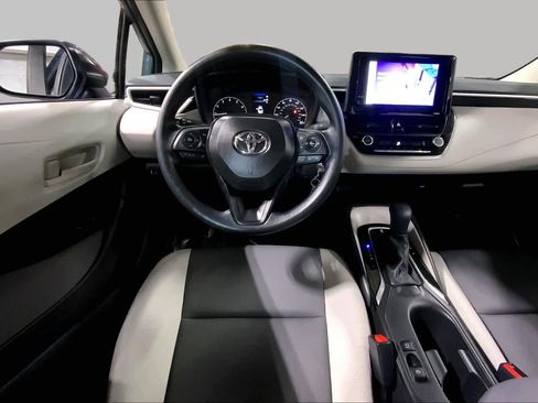 Used 2025 Toyota Corolla LE FWD image 6