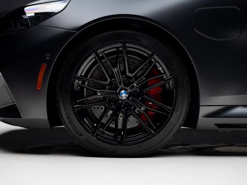 Used 2025 BMW M5 w/ Carbon Package image 19