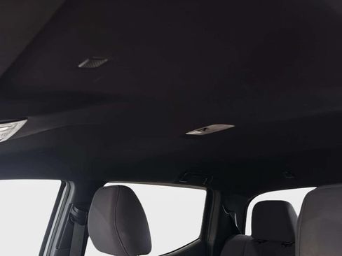 Used 2019 Toyota Tacoma SR5 AWD/4WD image 36