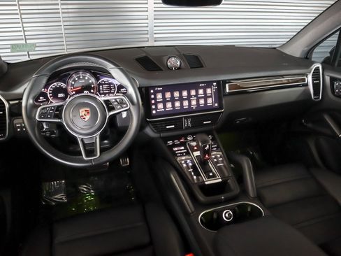 Certified 2023 Porsche Cayenne S Platinum AWD/4WD image 17
