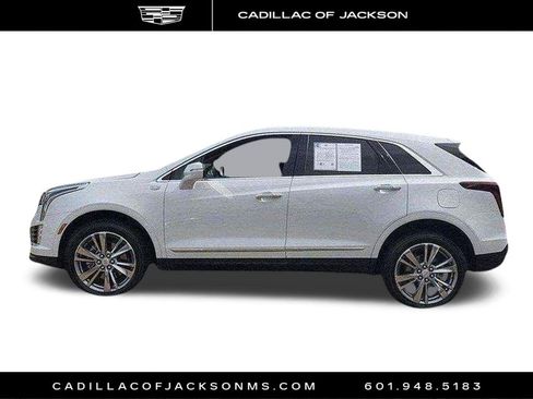 Certified 2024 Cadillac XT5 Premium Luxury FWD image 8