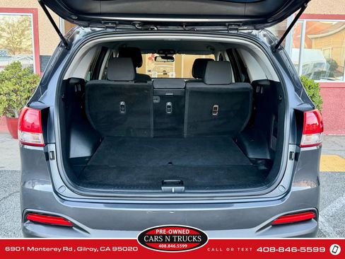 Used 2016 Kia Sorento FWD image 10