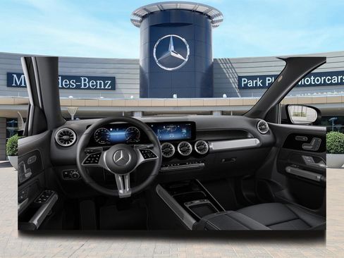 New 2026 Mercedes-Benz GLB 250 image 3