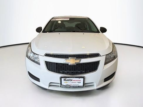 Used 2013 Chevrolet Cruze LS FWD image 2