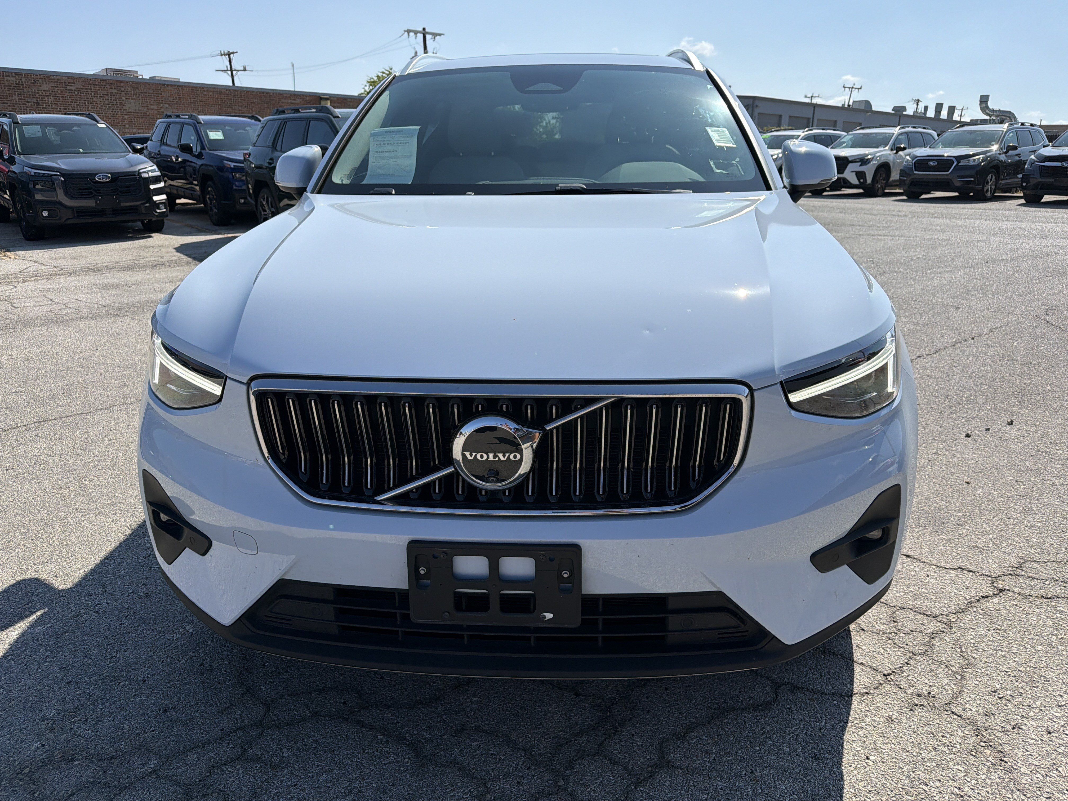 Used 2025 Volvo XC40 B5 Plus AWD/4WD image 8