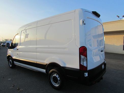 Used 2022 Ford Transit 250 Medium Roof image 9