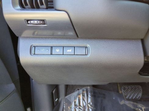 New 2026 Nissan Pathfinder SL FWD image 17