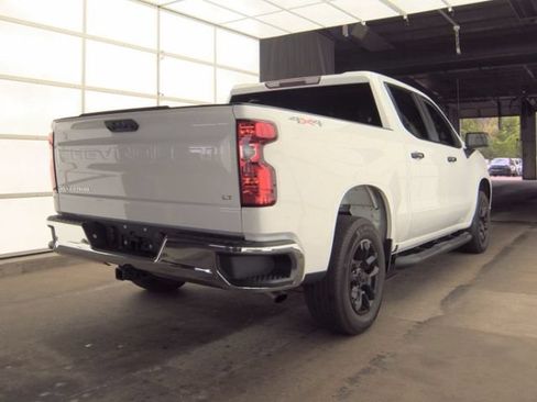 Used 2025 Chevrolet Silverado 1500 LT AWD/4WD image 3