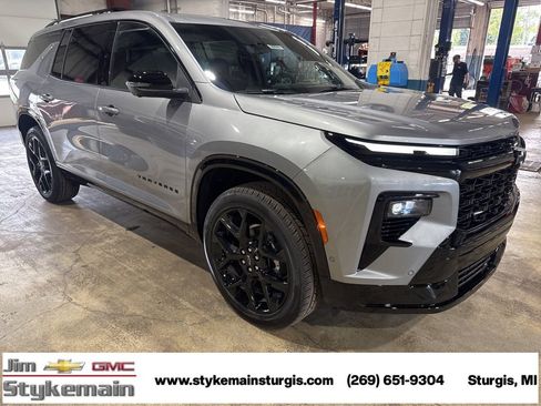 New 2026 Chevrolet Traverse RS w/ LPO, Floor Liner Package image 9