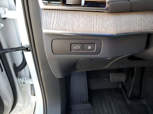 Used 2024 Volvo XC90 T8 Ultimate w/ Protection Package Premier image 32