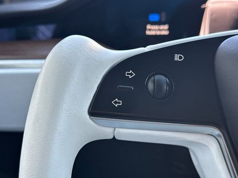 Used 2022 Tesla Model X AWD/4WD image 27