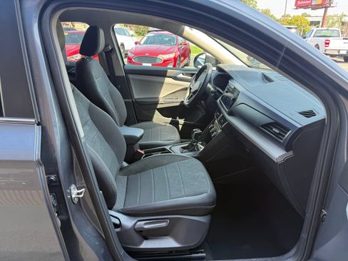 Used 2024 Volkswagen Taos SE FWD image 15