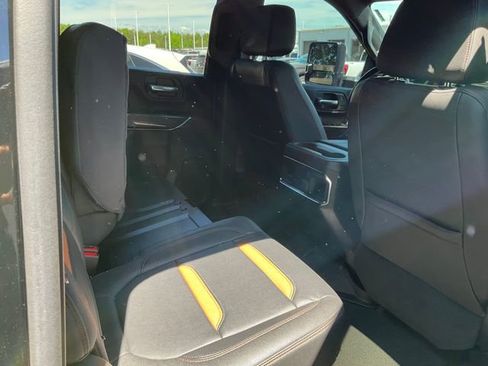 Used 2022 GMC Sierra 2500 AT4 w/ AT4 Premium Plus Package image 11