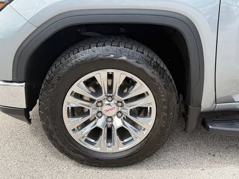 Used 2025 GMC Sierra 1500 SLT w/ SLT Convenience Package AWD/4WD image 11