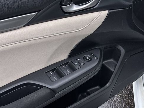 Used 2018 Honda Civic EX image 19
