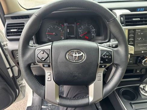 Used 2022 Toyota 4Runner SR5 Premium image 31