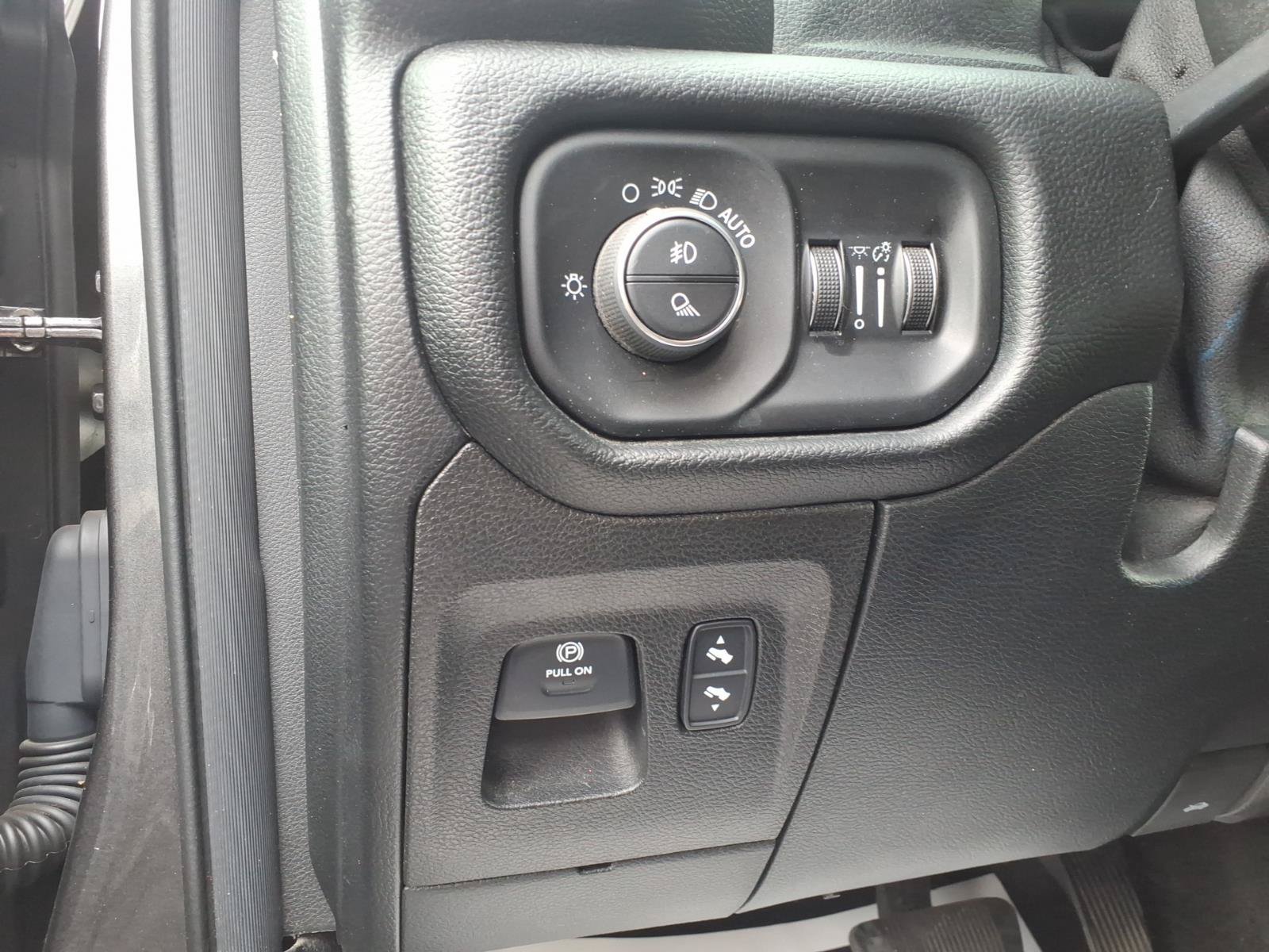 Used 2020 RAM 1500 Laramie AWD/4WD image 23