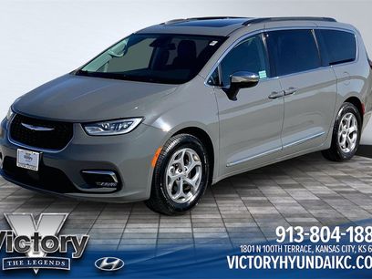 Used 2023 Chrysler Pacifica Limited