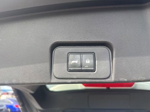 Used 2024 Nissan Rogue SV image 22