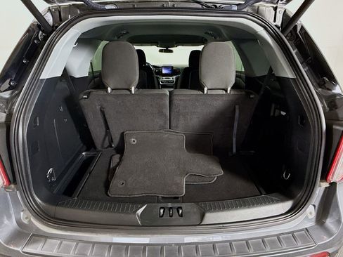 Used 2023 Ford Explorer XLT image 23