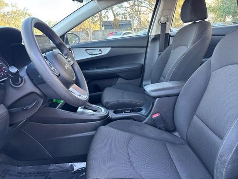 Used 2023 Kia Forte LXS image 10