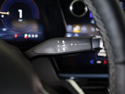 Used 2024 Chevrolet Equinox EV LT image 22