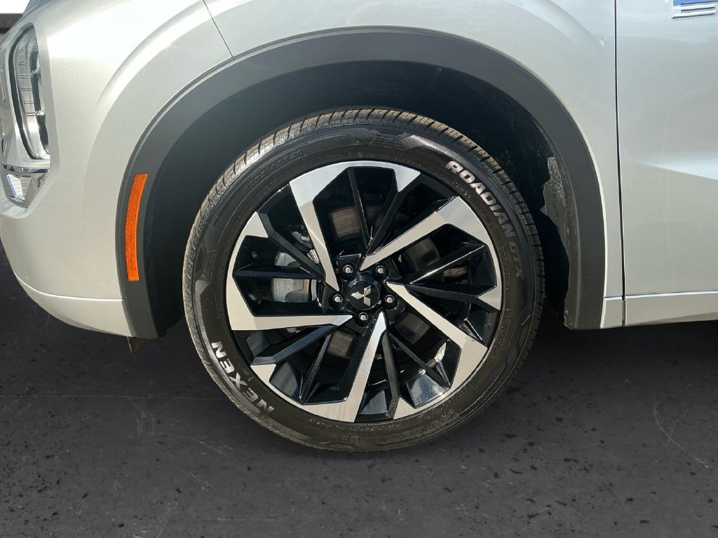 Used 2023 Mitsubishi Outlander SEL AWD/4WD image 13