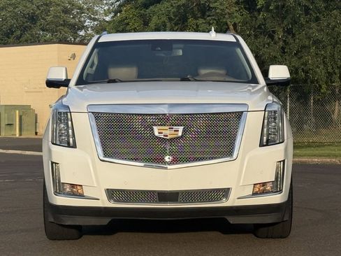 Used 2016 Cadillac Escalade ESV Platinum image 3