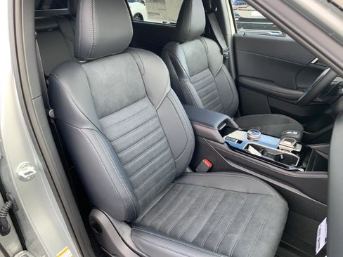 New 2025 Mitsubishi Outlander SE image 21