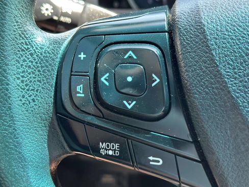 Used 2017 Toyota Camry LE FWD image 14