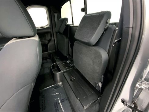 Used 2022 Toyota Tacoma TRD Off-Road image 17