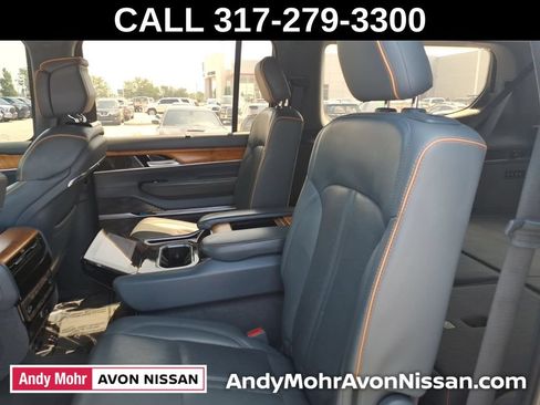 Used 2022 Jeep Grand Wagoneer Series II w/ Premium Group II AWD/4WD image 30