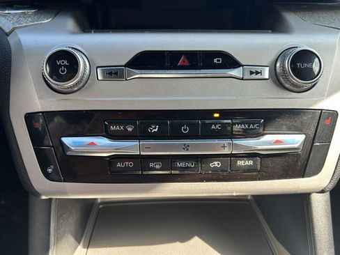 Used 2022 Ford Explorer Timberline w/ Timberline Technology Package AWD/4WD image 16