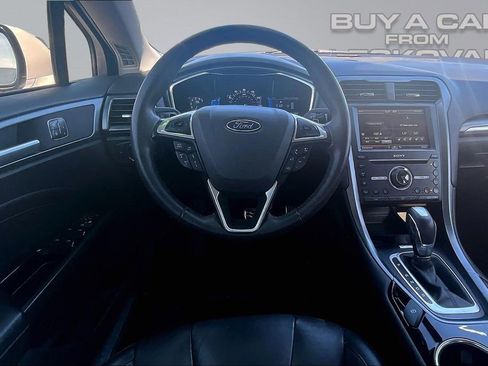 Used 2016 Ford Fusion Titanium FWD image 4