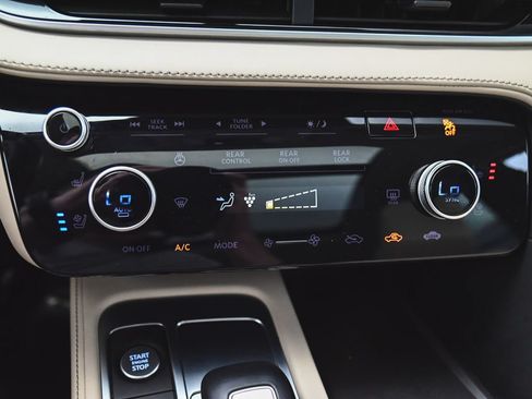 Used 2023 INFINITI QX60 Sensory w/ Cargo Package AWD/4WD image 29