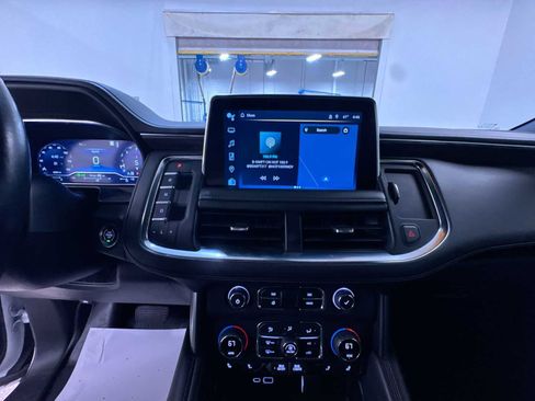 Used 2022 Chevrolet Tahoe Z71 w/ Luxury Package AWD/4WD image 14