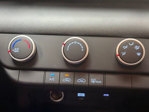 New 2026 Hyundai Elantra SE FWD image 15