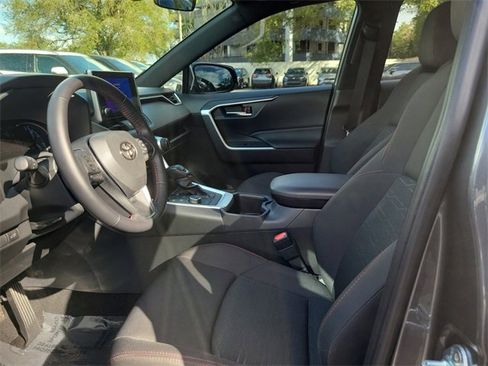 Used 2025 Toyota RAV4 SE image 11