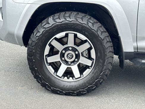 Used 2024 Toyota 4Runner TRD Off-Road AWD/4WD image 7