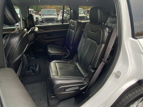 Certified 2023 Jeep Grand Cherokee L Limited image 22