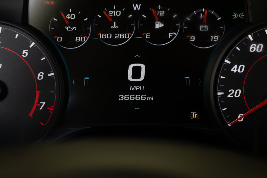 Used 2018 Chevrolet Camaro SS RWD image 29